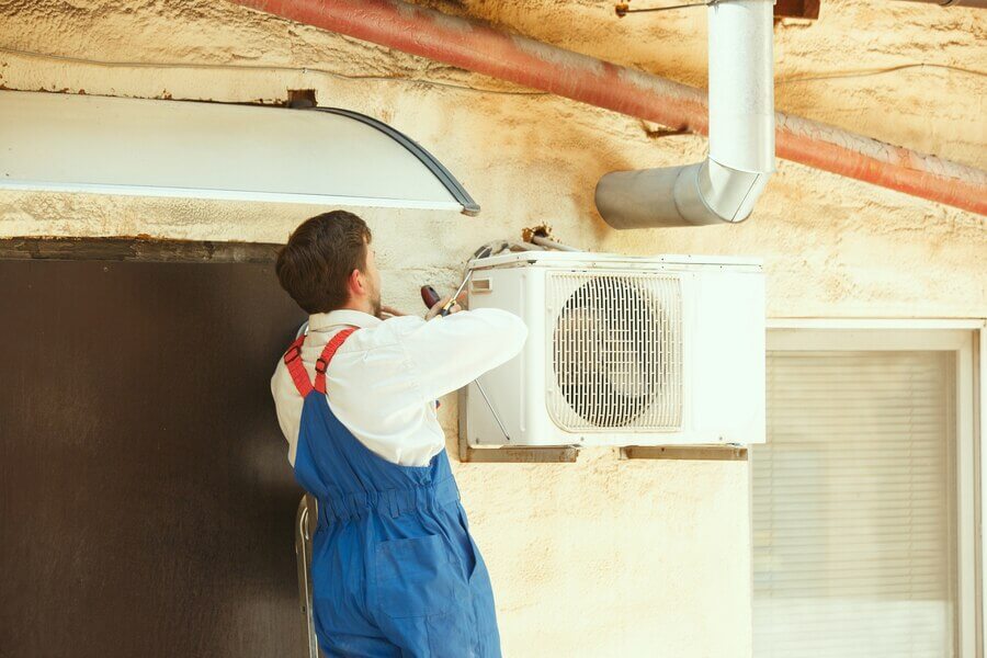 Manutenção Preventiva vs. Corretiva: Qual é a Melhor Opção para seus Equipamentos de Refrigeração?